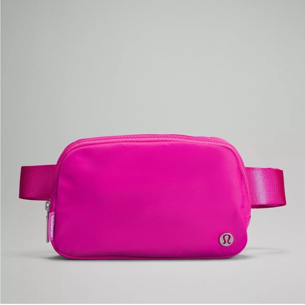NWT lululemon belt bag in sonic pink